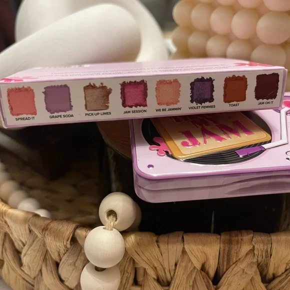 TOO FACED That’s My Jam Mini Eyeshadow Palette - Picture 9 of 13